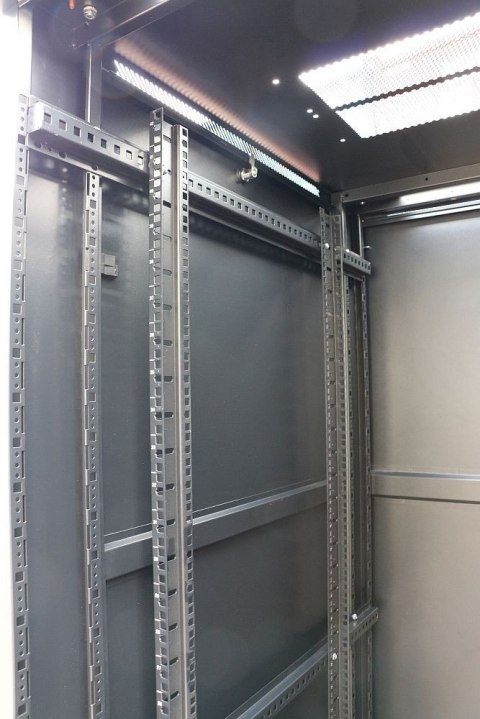 Szafa rack 42U 600x800mm czarna stojąca